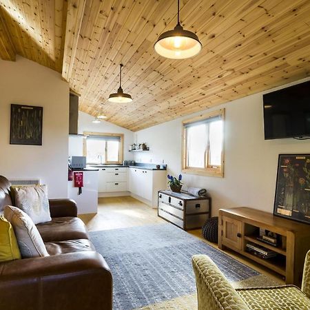 Laurel Lodge - 2 Bedroom Log Cabin - St Florence Saint Florence Экстерьер фото